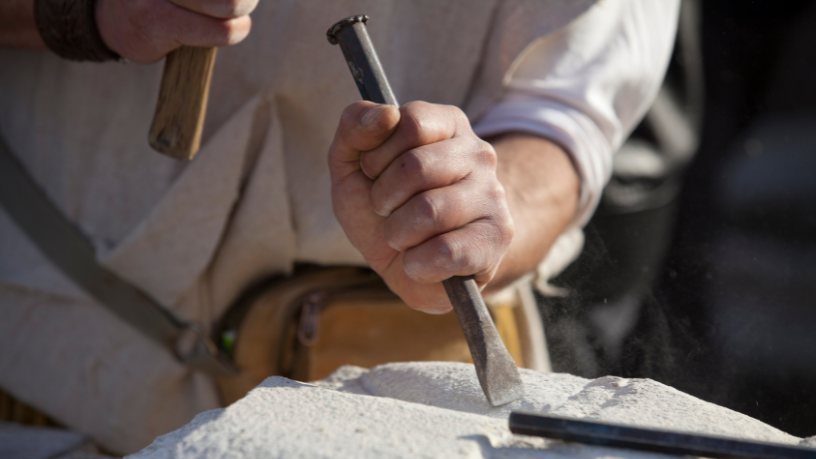 Beleza e consciência ambiental se encontram nos projetos de Diohn do Prado, que defende o uso ético das pedras na construção moderna.