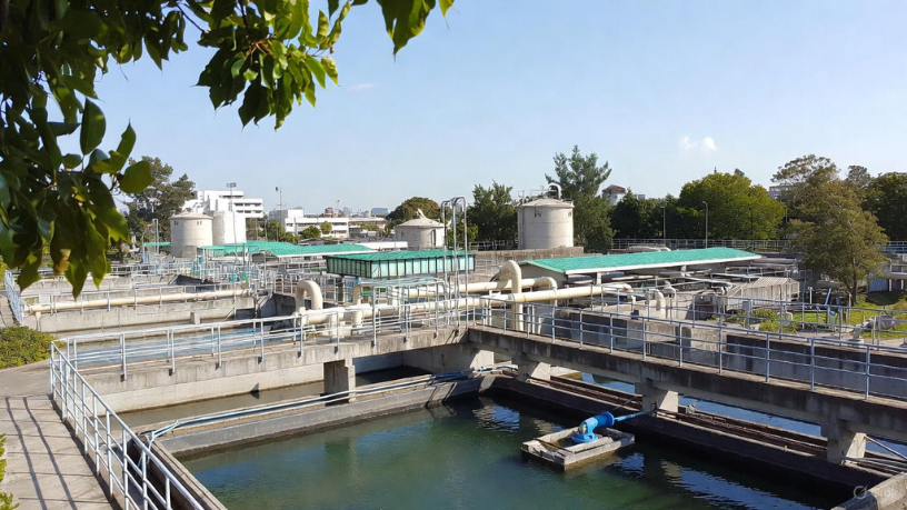 A EBS – Empresa Brasileira de Saneamento LTDA reforça que tratamento de esgoto moderno reduz impactos e melhora qualidade de vida.