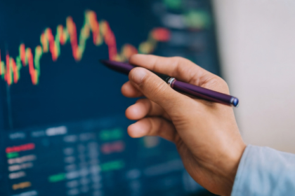 Danilo Regis Fernandes Pinto explica como interpretar indicadores econômicos de forma simples, mesmo sem formação técnica.