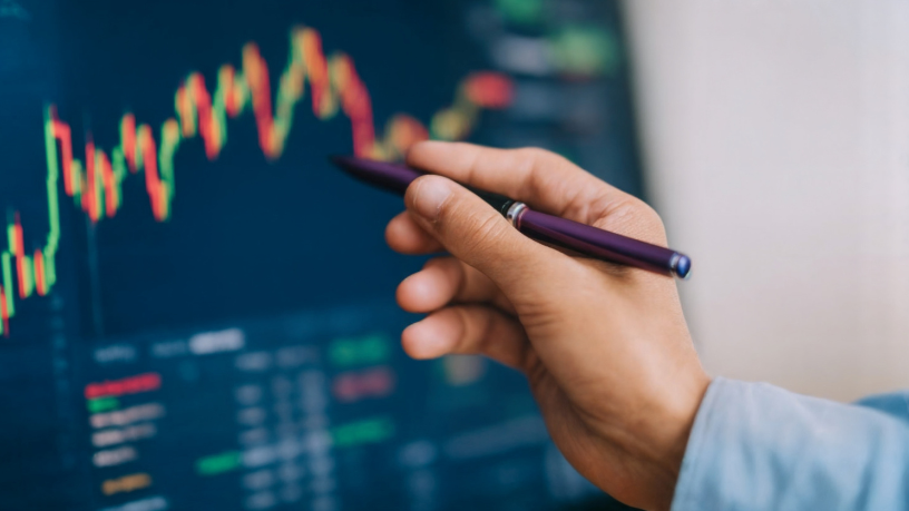 Danilo Regis Fernandes Pinto explica como interpretar indicadores econômicos de forma simples, mesmo sem formação técnica.