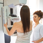 A compressão na mamografia é essencial para a qualidade da imagem e, segundo Vinicius Tadeu Sattin Rodrigues, influencia diretamente na precisão do diagnóstico