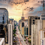 Economia de São Paulo em foco: por que o Estado segue atraindo investimentos e o que isso muda para quem vive no maior mercado do Brasil
