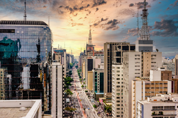 Economia de São Paulo em foco: por que o Estado segue atraindo investimentos e o que isso muda para quem vive no maior mercado do Brasil